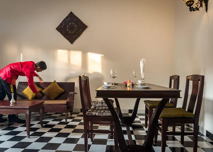 Chateau D'angkor La Hotel