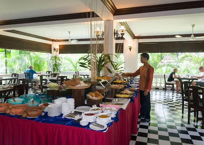 Chateau D'angkor La Hotel