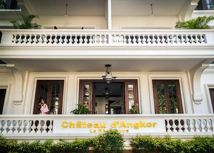 Chateau D'angkor La Hotel