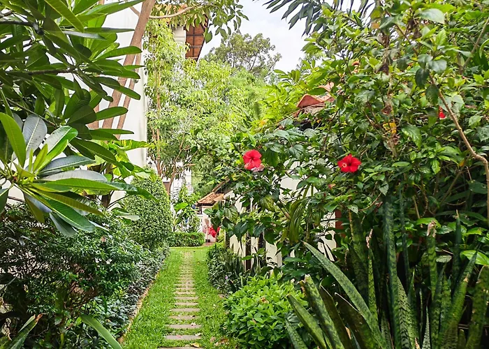 Chateau D'angkor La Hotel 4*
