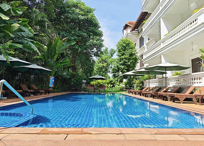 Chateau D'angkor La Hotel
